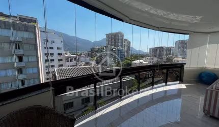 Leblon, linda cobertura duplex com 4 quartos, 3 suites, piscina, churrasqueira, 3 vagas, 207m2.