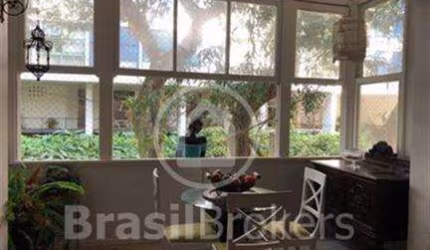 Apartamento na Sambaiba, em local bucólico no Leblon