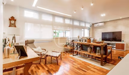 APARTAMENTO REFORMADO NA 1ª QUADRA DA PRAIA DO LEBLON