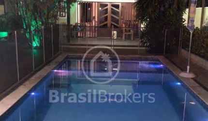 Casa em Condomínio Bosque dos Esquilosà venda com 608,00m² e 6 quartos em Jacarepaguá, Rio de Janeiro - rj