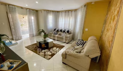 Casa condomínio fechado!