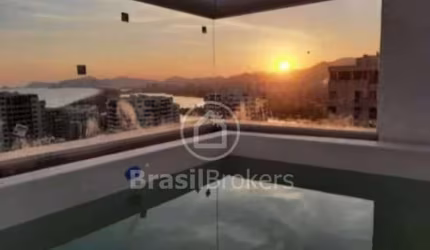 Cobertura beira mar - posto 8 - Alfa Barra
