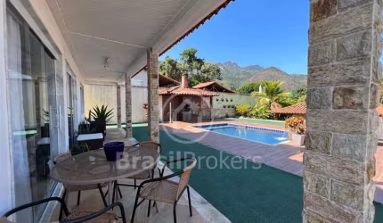 Casa com 363m² e 4 quartos na Freguesia - Jpa