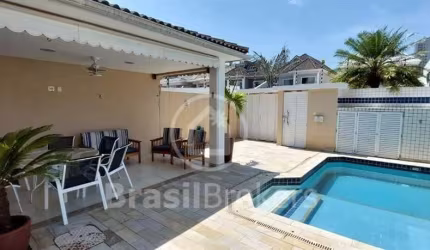 Casa de Condomínio à venda com 260,00m² e 4 quartos em Recreio dos Bandeirantes, Rio de Janeiro - rj