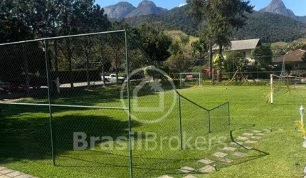 Excelente CASA em condomínio fechado em TERESÓPOLIS!!
