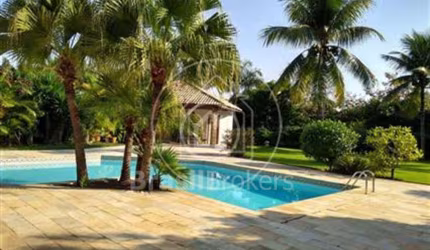 Casa de condomínio à venda - 4 suítes no Jardim da Barra