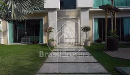 Casa de Condomínio 5 quartos, sendo 5 suítes