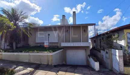 Casa para Venda em Farroupilha, centro, 4 dormitórios, 2 suítes, 5 banheiros, 1 vaga