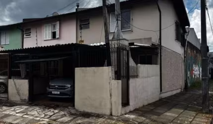 Sobrado para Venda em Caxias do Sul, Santa Catarina, 3 dormitórios, 2 banheiros, 2 vagas