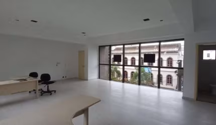 Sala Comercial para Venda em Caxias do Sul, centro, 2 banheiros