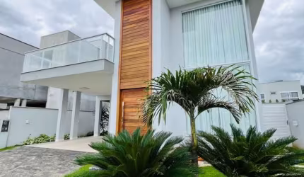 Casa de 300 m2 c/ 3 suítes (1 master) mobiliado, edícula nos fundos + piscina