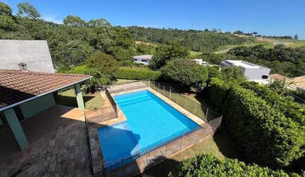 Casa de 360 m2 mobiliada c/ 4 suítes + piscina no Residencial dos lagos