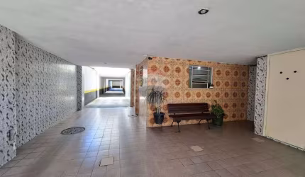 Apartamento à Venda 65m², condomínio fechado, 2 quartos, vaga de garagem na Praça do Carmo