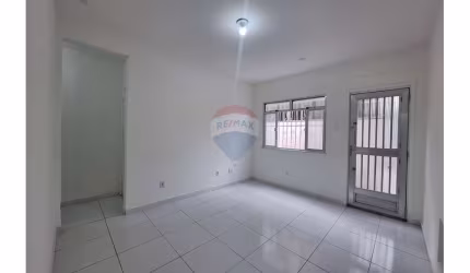 Apartamento Tipo Casa Térreo com 2 Quartos Reformado na Penha – Ótima Localização