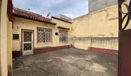 Casa  de fundos - Rua Cintra na Penha Circular  - com Quintal  80m2 -   R$ 220.000