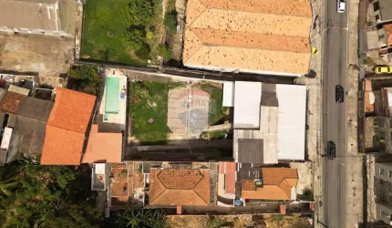 Terreno + Prédio Comercial +  Casa à Venda