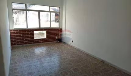 APARTAMENTO 62m² COM 2 QUARTOS, VAGA E DEPENDÊNCIA COMPLETA EM OLARIA!