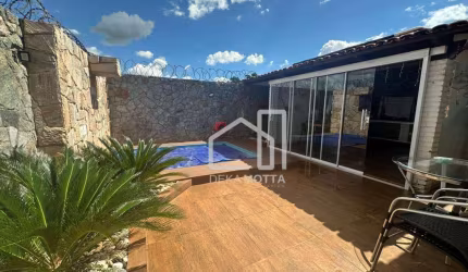 Casa com 3 dormitórios à venda, 190 m² por R$ 750.000 - Cidade Jardim - Uberlândia/MG