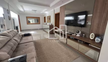 Casa com 3 dormitórios à venda, 250 m² por R$ 1.100.000 - Saraiva - Uberlândia/MG