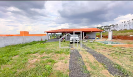 Rancho com 3 dormitórios à venda, 290 m² por R$ 750.000,00 - Umuarama - Uberlândia/MG