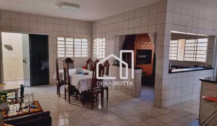 Casa com 5 dormitórios à venda, 260 m² por R$ 1.000.000 - Presidente Roosevelt - Uberlândia/MG