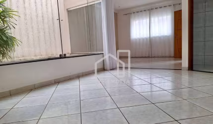 Casa com 4 dormitórios à venda, 144 m² por R$ 600.000 - Jardim Patrícia - Uberlândia/MG