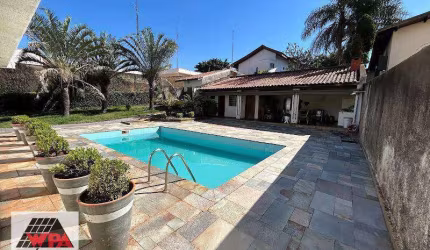 Casa à venda, 3 quartos, 1 suíte, 10 vagas, Vila Santo Antônio - Americana/SP