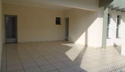 Casa Comercial com 04 salas