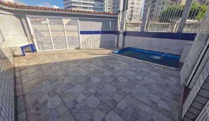 LINDA CASA GEMINADA COM 3 DORMITÓRIOS NO BAIRRO CAIÇARA EM PRAIA GRANDE!