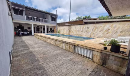 LINDA CASA COM 4 DORMITÓRIOS EM SOLEMAR!