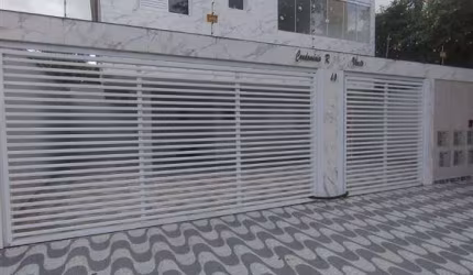 Excelente sobrado de condomínio com 03 dormitórios, sendo 01 suíte, 01 vaga de garagem. O imóvel está localizado na Vila Sonia, bairro que tem recebido muita valorização através de recentes investimen