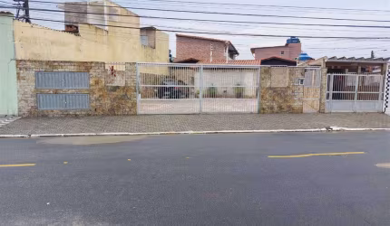 Casa de condomínio de 01 dormitório no Jardim Real zona 01