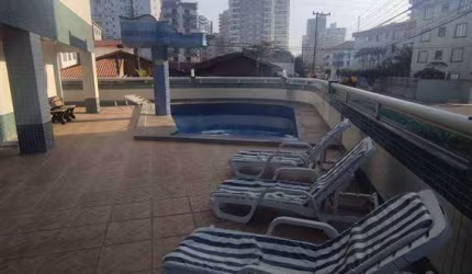 Excelente apartamento com 02 dormitórios sendo 01 suíte, 02 sacadas, à 100 metros da praia na Vila Caiçara.