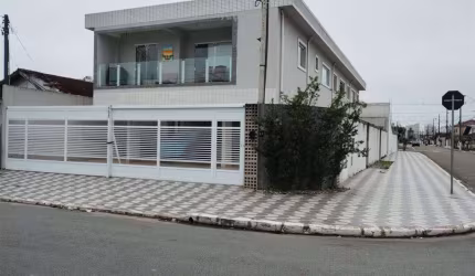Excelente casa de condomínio sobreposta alta com sacada no bairro Maracanã, zona 1.