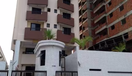 Excelente apartamento de 02 dormitórios, sendo 01 suíte, 01 vaga de garagem, churrasqueira na sacada, piscina e amplo espaço gourmet com churrasqueira. O imóvel está localizado no Campo da Aviação, ba