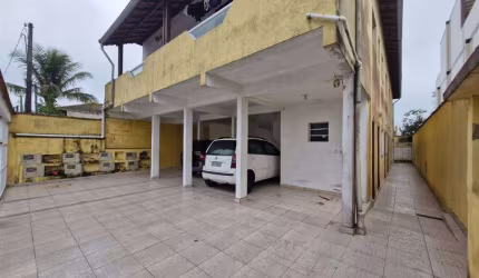 Excelente casa de condomínio sobreposta alta  com 01dormitório e pagamento facitilitado.