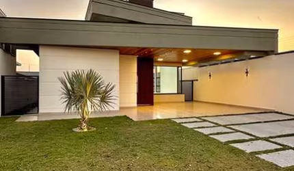 CASA TÉRREA COM ARQUITETURA DIFERENCIADA LOCALIZADA NO GRANVILLE