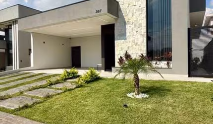 CASA TÉRREA COM 3 DORMITÓRIOS SENDO 1 SUÍTE E PISCINA AQUECIDA