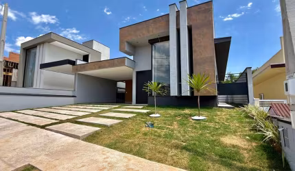 CASA TÉRREA COM MUITA PRIVACIDADE , 3 SUÍTES E PISCINA , NO GRANVILLE