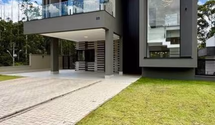 CASA IMPONENTE , NOVA E MODERNA COM 3 PAVIMENTOS, IBIARAM 2