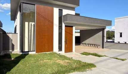 SOBRADO INVERTIDO COM 3 SUÍTES E PISCINA, LOCALIZADO NO GRANVILLE