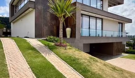 CASA MODERNA E IMPONENTE COM 4 SUITES  E PISCINA BORDA INFINITA
