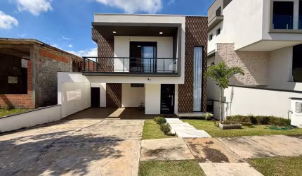 SOBRADO 3 DORMITÓRIOS E PISCINA AQUECIDA , LOCALIZADO NO GRANVILLE