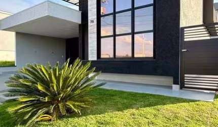 CASA TÉRREA  COM 3 DORMITÓRIOS E PISCINA , LOCALIZADA NO GRANVILLE