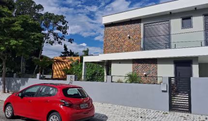 Casa finamente  mobiliada