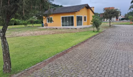 Lindo terreno no condomínio Vila Pore