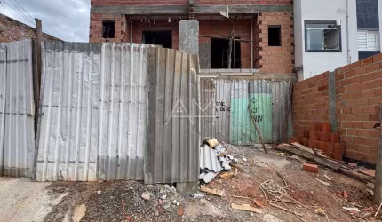 SOBRADO NOVO 196M, 3 SUÍTES, PISCINA E 4 VAGAS BAIRRO CHÁCARA INGLESA