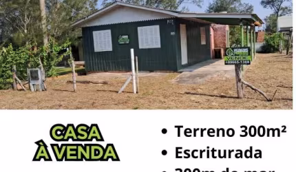 A CASA PERFEITA PERTO DA PRAIA!   VENDO CASA DE MADEIRA – BAIRRO GUAIRACÁ, BALNEÁRIO ARROIO DO SILVA/SC