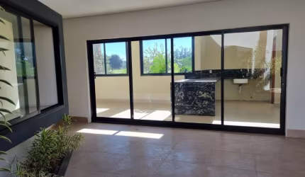 Casa nova em condomínio com 04 quartos sendo 02 suítes!!