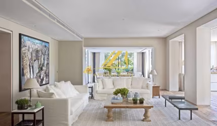 Apartamento Garden, 460m2, 4 suítes no melhor da Rua Curitiba! Finamente decorado e mobiliado! SENSACIONAL